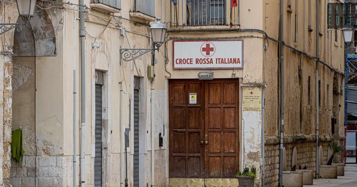 Bari, la storia della sede della Croce  Rossa: dal 500 all'800 fu il convento degli Agostiniani